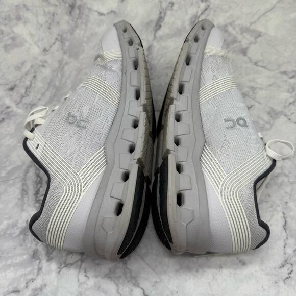 On Running Athletic Shoes White and Black Cloud Cushioning. Size 10. - Picture 6 of 9